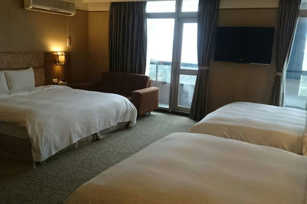 Rhine Inn Кийлунг Екстериор снимка